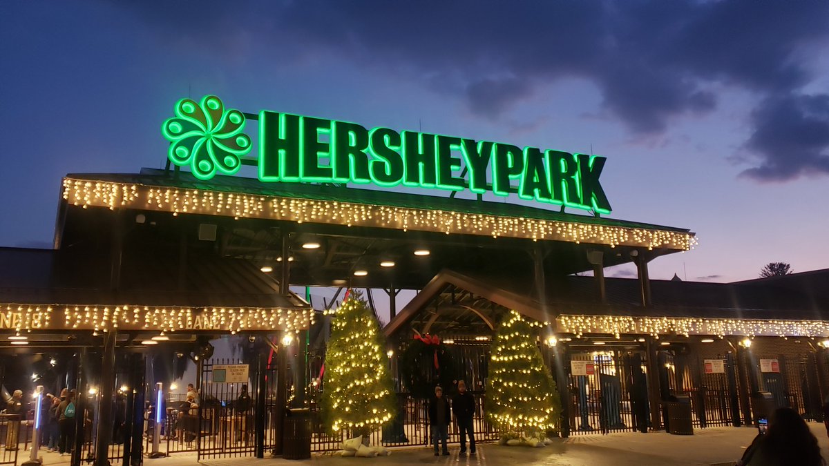 sportsannouncin's tweet photo. A little fun at @Hersheypark tonight. The lights are very well done and #SweetLights was wonderful. https://t.co/dITjCHQED1