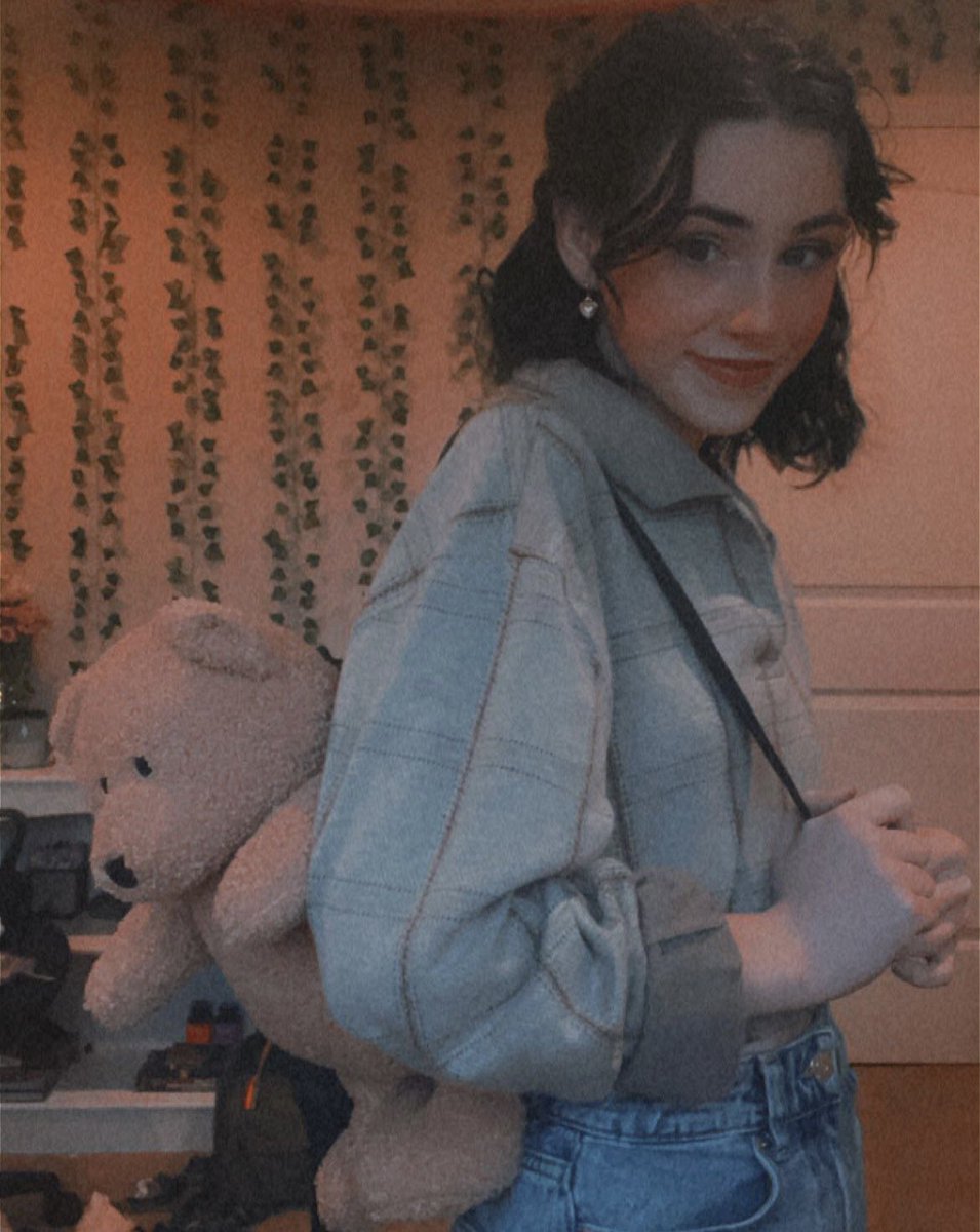 chaotic_froggy's tweet photo. Look at the cute bear back pack I got. Officially my animal crossing character!!! 💖🥺😭🌸🧸🧸💕💕🌺🌺
#AnimalCrossingNewHorizions #bearbackpack #gaming https://t.co/JoiKJPPNZs