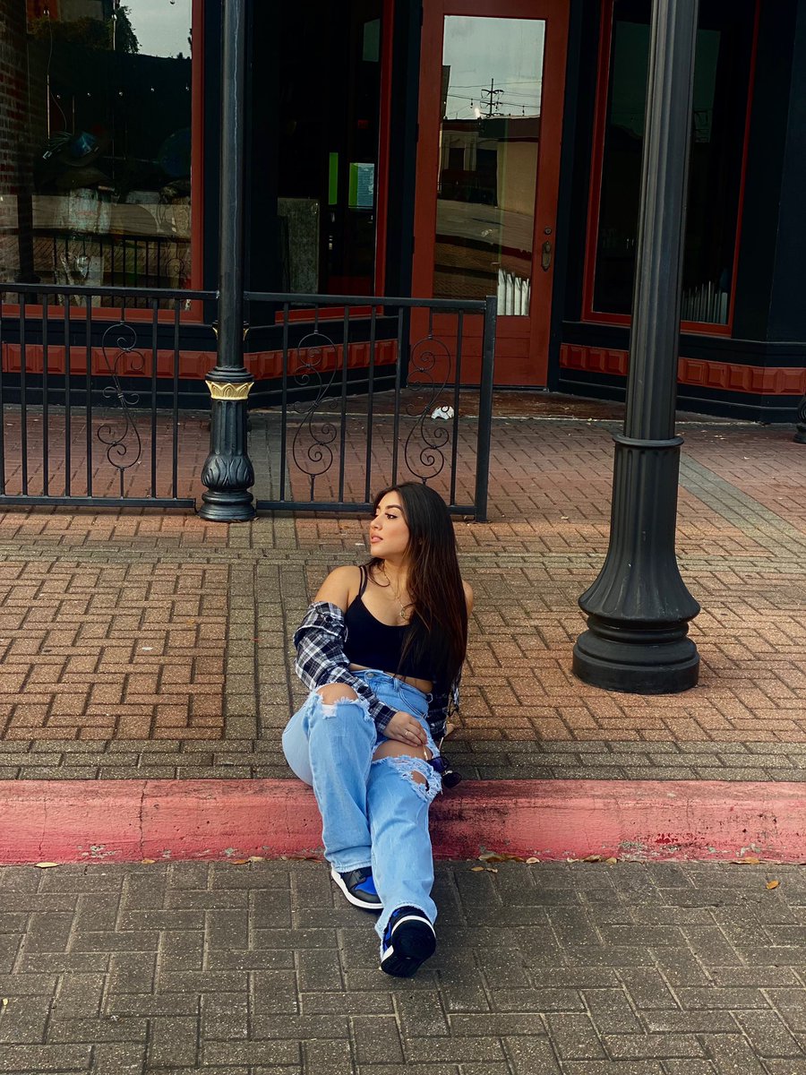 ittsssemily's tweet photo. Forgot I had Twitter🧍🏻‍♀️ https://t.co/gYZvkkoL5a