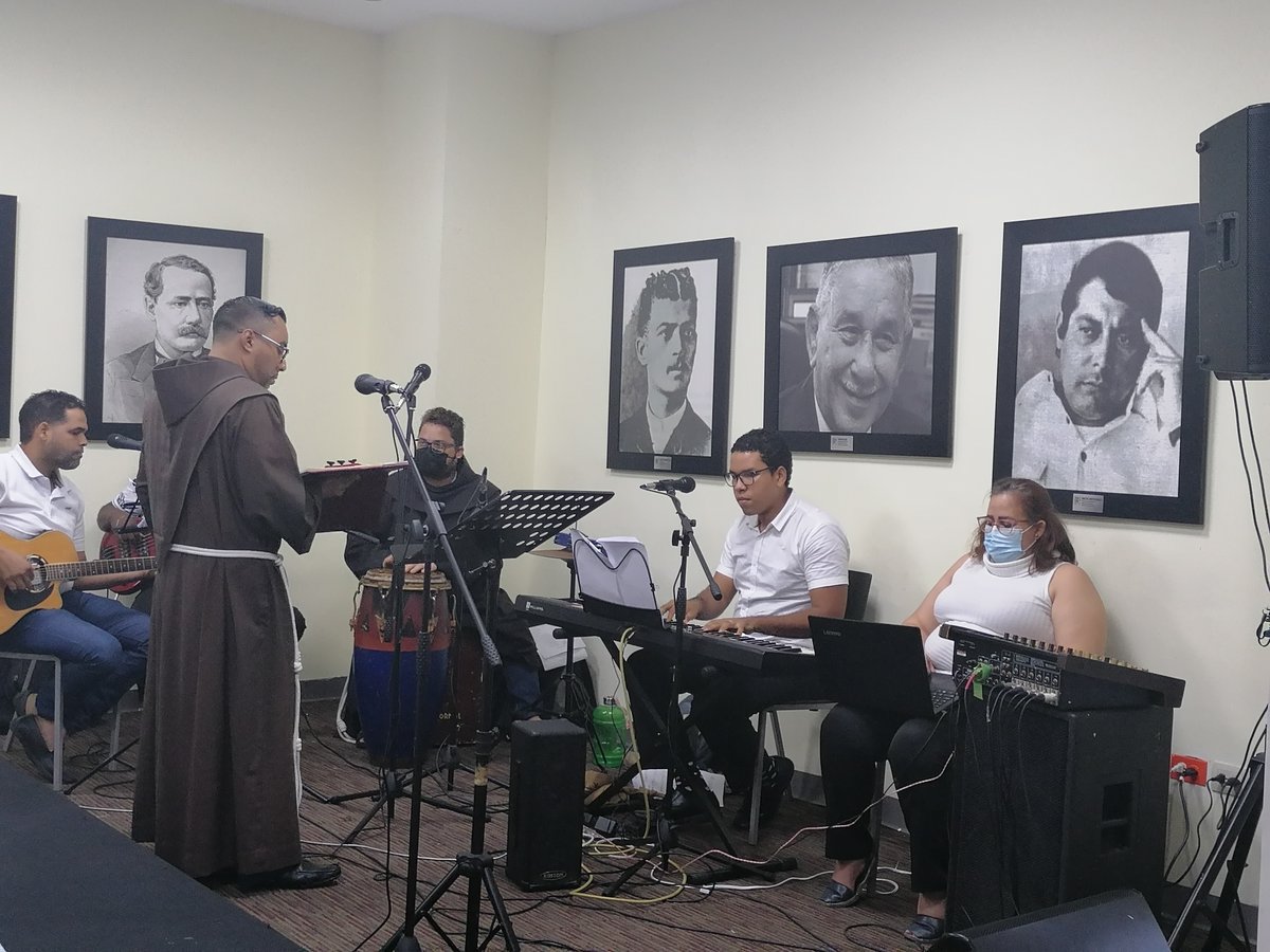 EspacinsularRD's tweet photo. @EspacinsularRD Orden franciscana pone a circular libros de Jit Manuel Castillo de la Cruz https://t.co/2G6IzKy7uh https://t.co/Sqn67lOxz0