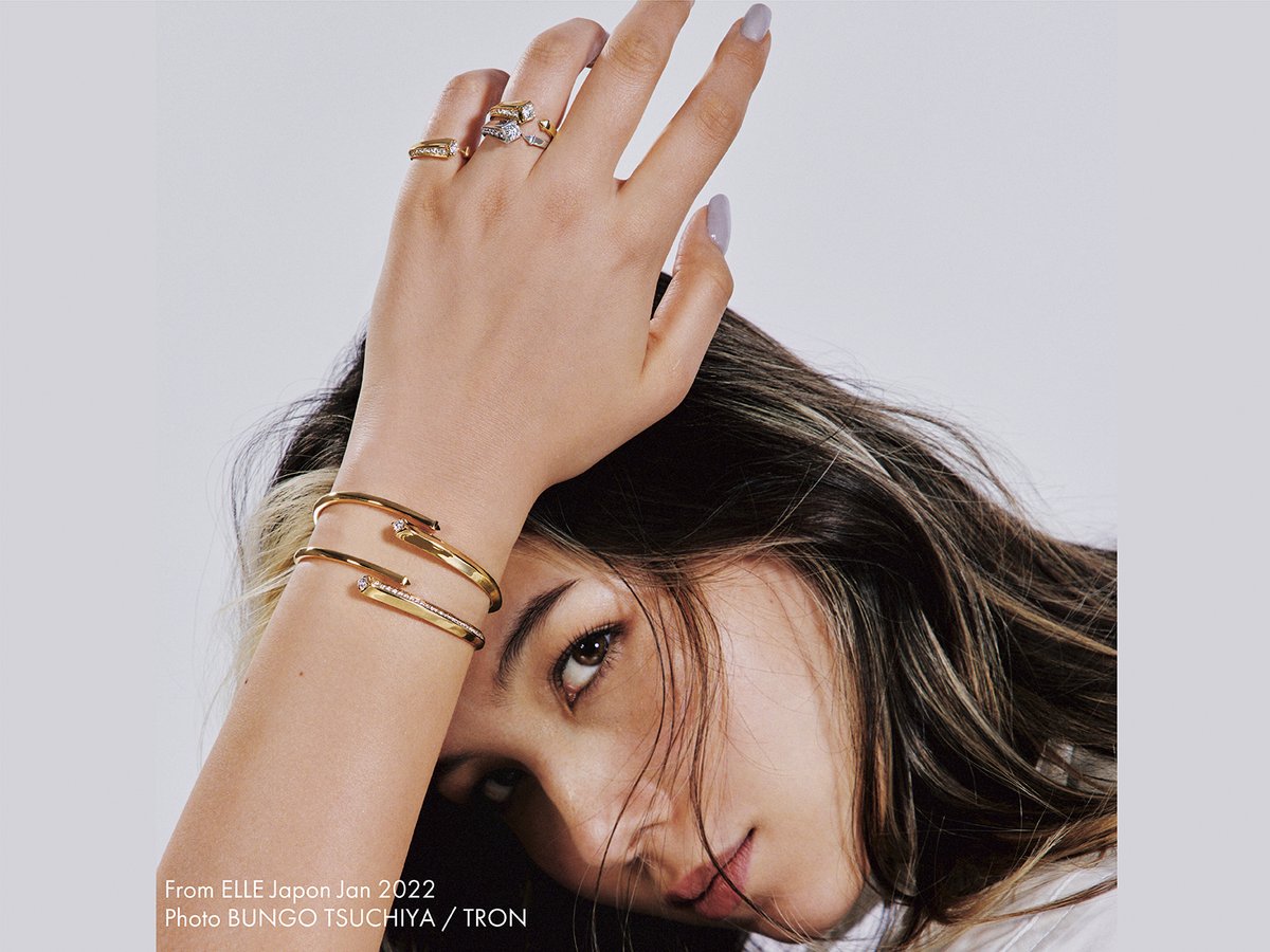 Forevermark_JP's tweet photo. @ellejapan  1月号に #長谷川ミラ さん @jenmilaa  がアヴァンティを纏って登場。南アフリカにルーツを持つ彼女。サステナブルなダイヤモンドをホリデーに纏う意味について語ります。詳しくは下記リンクより。
https://t.co/lckrfiPAYx
#DeBeers #Forevermark #デビアス #フォーエバーマーク https://t.co/95MMsoZBZH