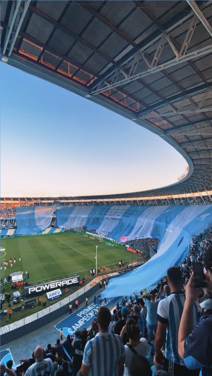 Locura_academia's tweet photo. ¡SIEMPRE ESTARÉ TU LADO, #RACING, #RACING QUERIDO! 🎶

#HoyJuegaRACING 🎓💪🏼

📸 @FranaBritta https://t.co/2UfDuOzfgB