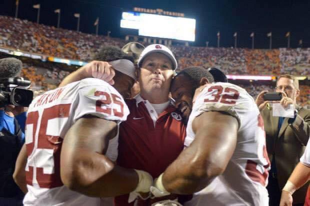 Webbdingus's tweet photo. The ship is yours Bobby! Thank you for being here for us when we need you most. Your are the best of us and you are where you belong, even if it’s for just a little while. Go get ‘em coach! #BoomerSooner #MyCoach #LetsGoMichael https://t.co/JVk78N8K5u