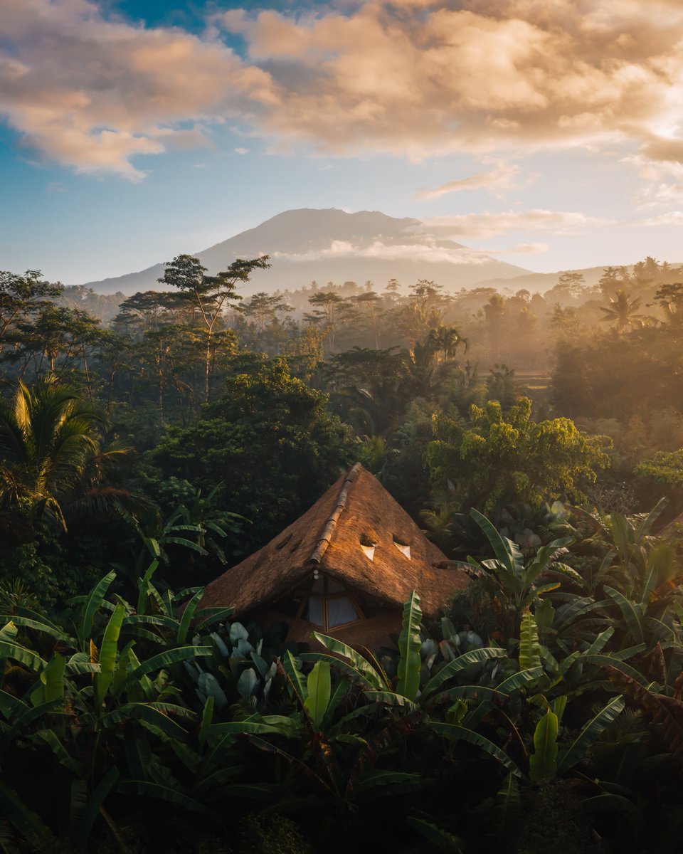 jonny_melon's tweet photo. I'm so bullish on myself as a photographer and the #NFTphotography community as a whole!

Before I go to bed tonight I want to share with you all one of my best aerial captures.

Piece #6 from my Genesis Collection on @OpenSea - "Mount Agung Bali"

https://t.co/DsnnnItVuy https://t.co/j94xZRktK0