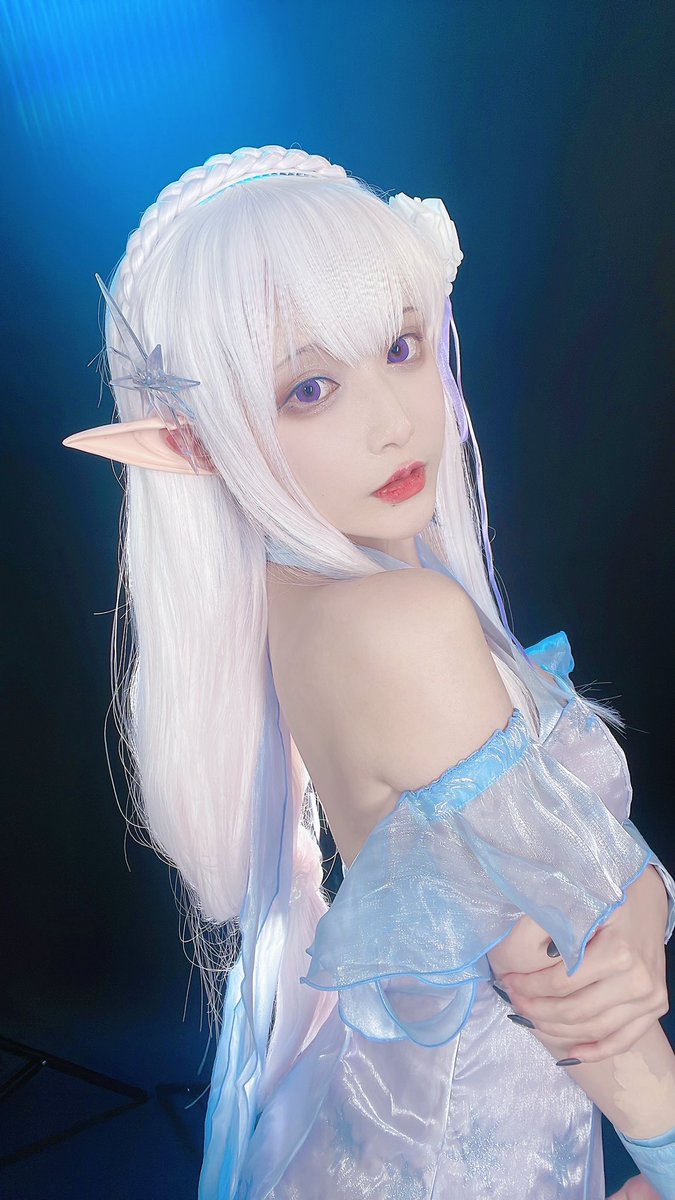 #cosplay  艾米莉亚❤ https://t.co/lQ3xRLHhsR