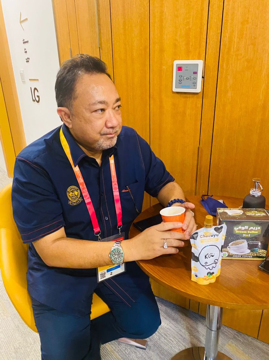 KisuAsia's tweet photo. Waahh Kisu bersama orang-orang hebat lah

Masih belum rasa Kisu? Hmm lemah 😆😜

Rugi siapa belum rasa lagi

Nak order tekan link di bawah
https://t.co/vhirzfzWMk https://t.co/9NpQa1Go0h
