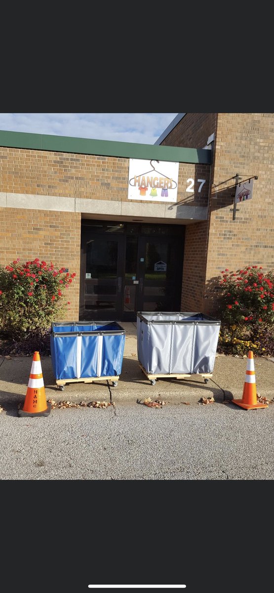 malmeeks812's tweet photo. The bins are out!! If you live in the Evansville area, please consider donating gently used or new clothing items to Hangers. They also accept toiletries. These donations help students in the EVSC. Hangers is located in the old North High School off of Diamond Ave. #344macro https://t.co/sStGNkASuY