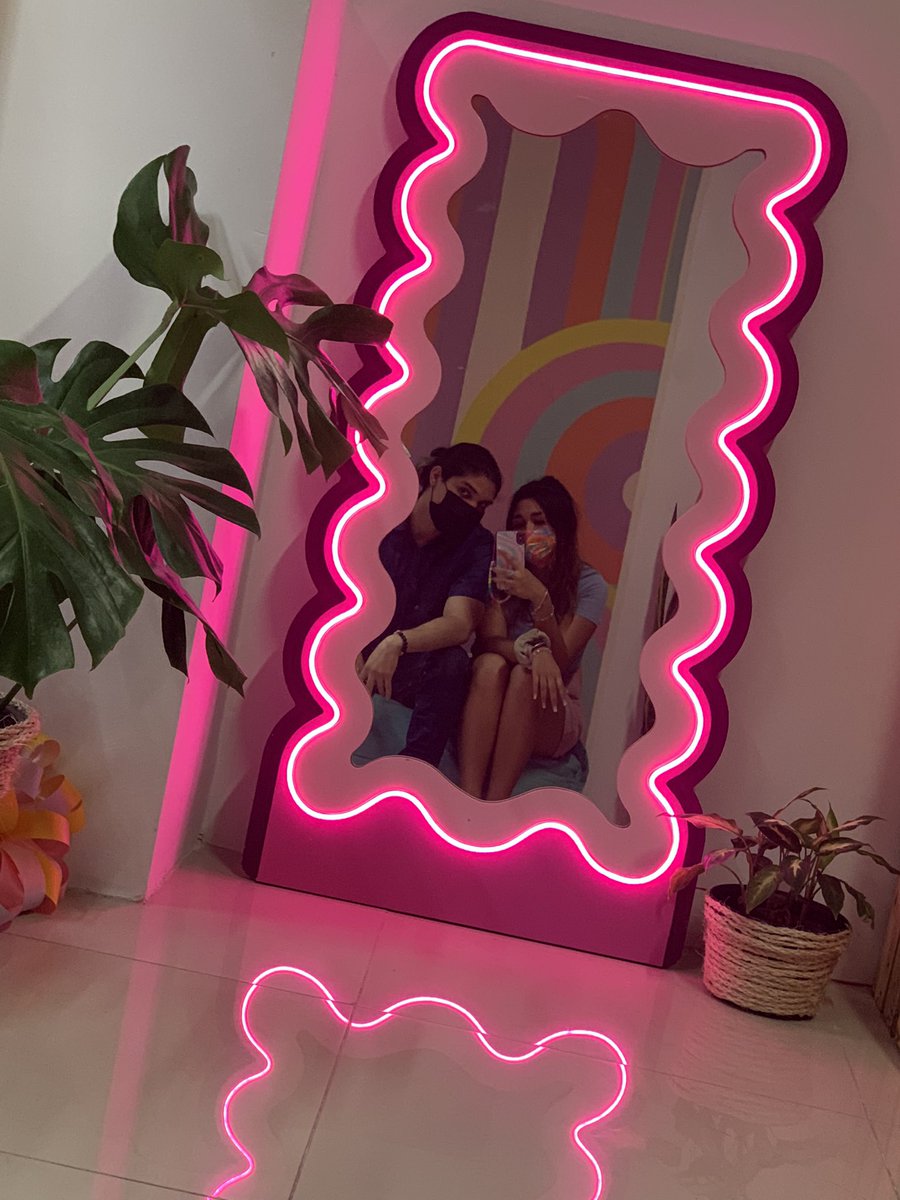 sarahi_qv's tweet photo. Inlove 💖🖤 https://t.co/VnZx8IUpsd