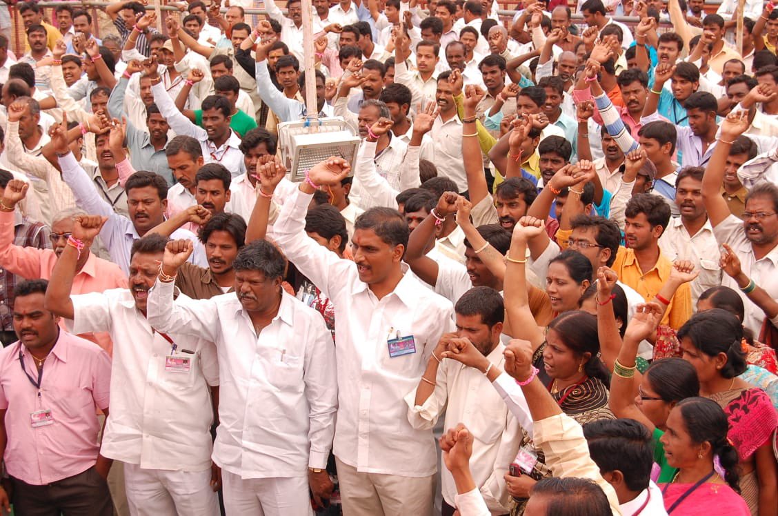 BRSHarish's tweet photo. #Throwback to #DeekshaDivas at Siddipet https://t.co/i6dyeoAtX7