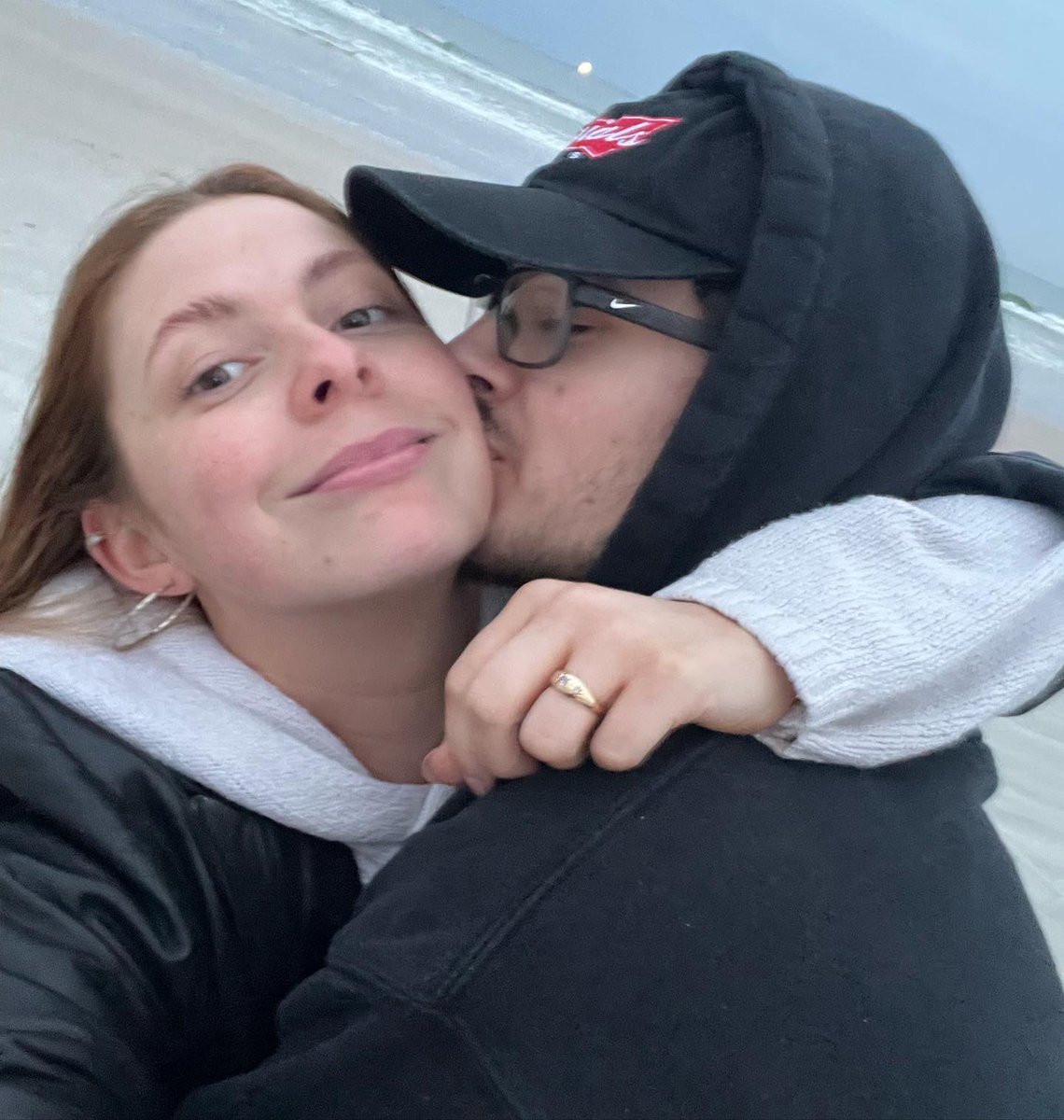 JusticeSmith__'s tweet photo. Sup losers? I’m getting married. https://t.co/9EsSCqeD2R