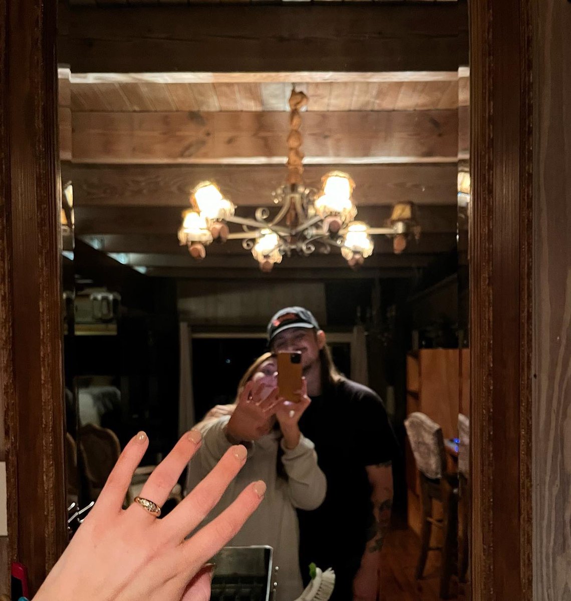 JusticeSmith__'s tweet photo. Sup losers? I’m getting married. https://t.co/9EsSCqeD2R