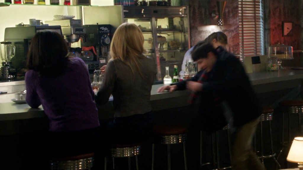 sq33kmonster's tweet photo. i’m getting real friggen sick of this kid interrupting their dates https://t.co/kMf9Fz29Em