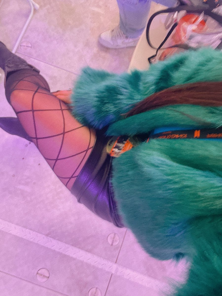 SteveButabii's tweet photo. I CRYYYYYYY ILY 💚💙🧡 @BTS_twt https://t.co/WpVUbHWJ1d
