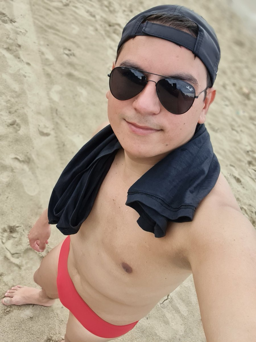 waldiradriano's tweet photo. Foi desse jeito o domingo. #bertoro #beach https://t.co/tUuLS9USuS