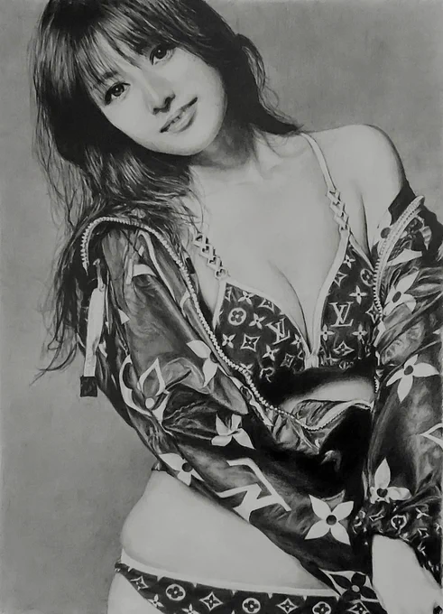 今月も頑張りました✏✨
A4、A5、ハガキサイズ、チャレンジ企画や色鉛筆画
何より今月は深キョンがお気に入りの、代表作♥️
12月は…ゆっくり…出来んな💦
ご依頼の絵と、いくちゃんと、モデルさん、出来たら虎を描きます‼️

#今月描いた絵を晒そう 
 #鉛筆画  #色鉛筆画  #似顔絵  #ファンアート 