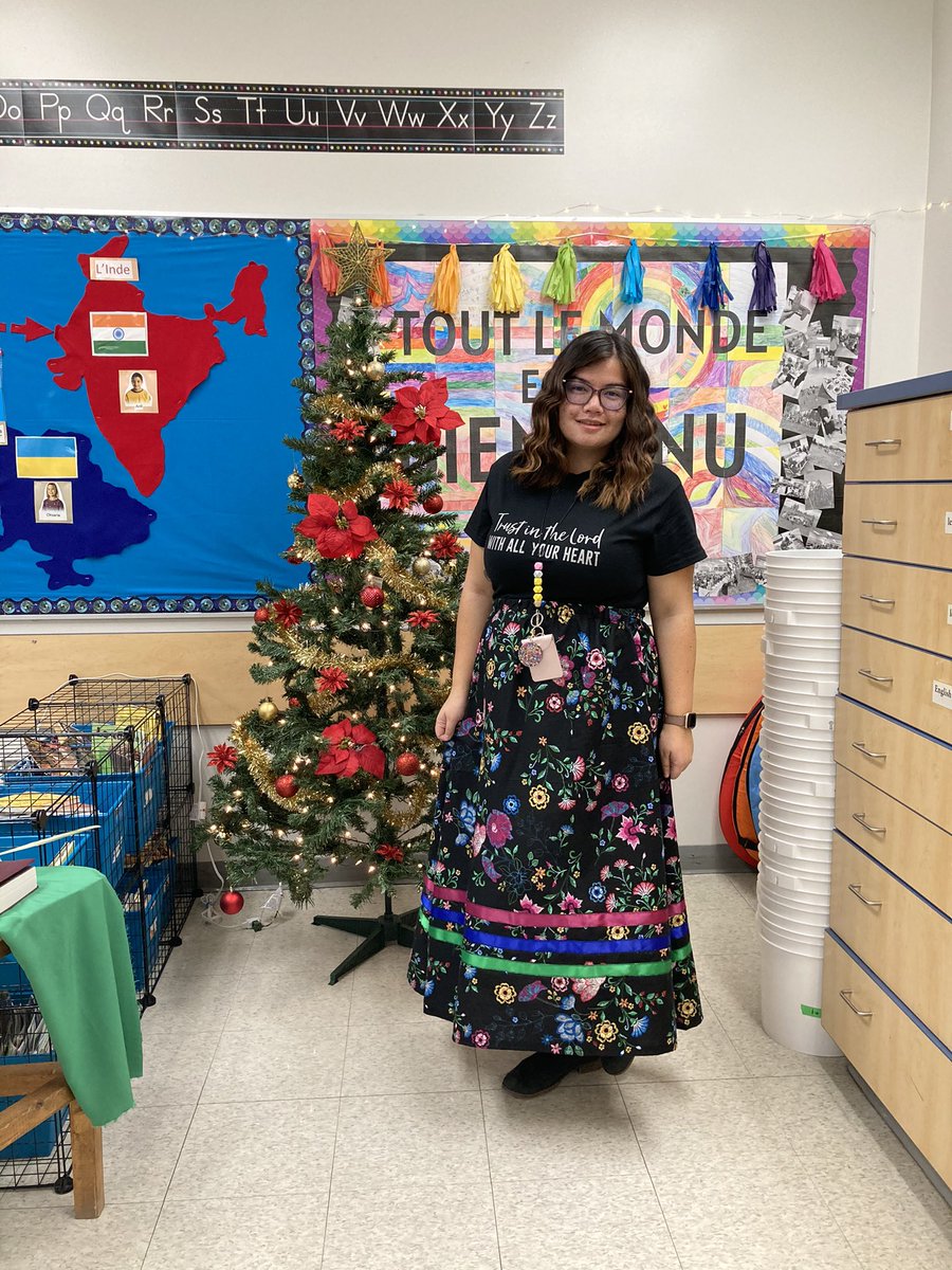MlleSheppard's tweet photo. It has been such a busy but soul nourishing week! Very grateful to be able to make ribbon skirts with such a great group of ladies, bond with our staff over paint night and spend the weekend in Edmonton getting to watch my brother compete at CanWest! #rdcrs https://t.co/mcnwVQPWY5