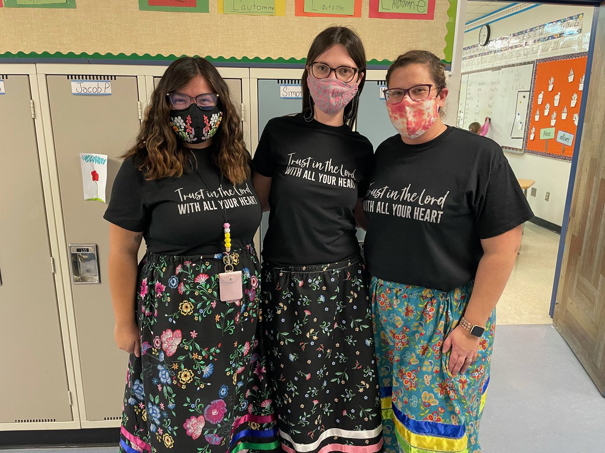 MlleSheppard's tweet photo. It has been such a busy but soul nourishing week! Very grateful to be able to make ribbon skirts with such a great group of ladies, bond with our staff over paint night and spend the weekend in Edmonton getting to watch my brother compete at CanWest! #rdcrs https://t.co/mcnwVQPWY5