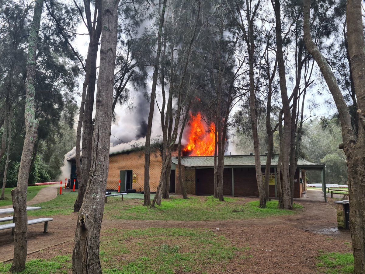 nswpolice's tweet photo. Appeal for public assistance following building fire - Narrabeen
https://t.co/aEQwXY5mpg https://t.co/nZG6wPabKS