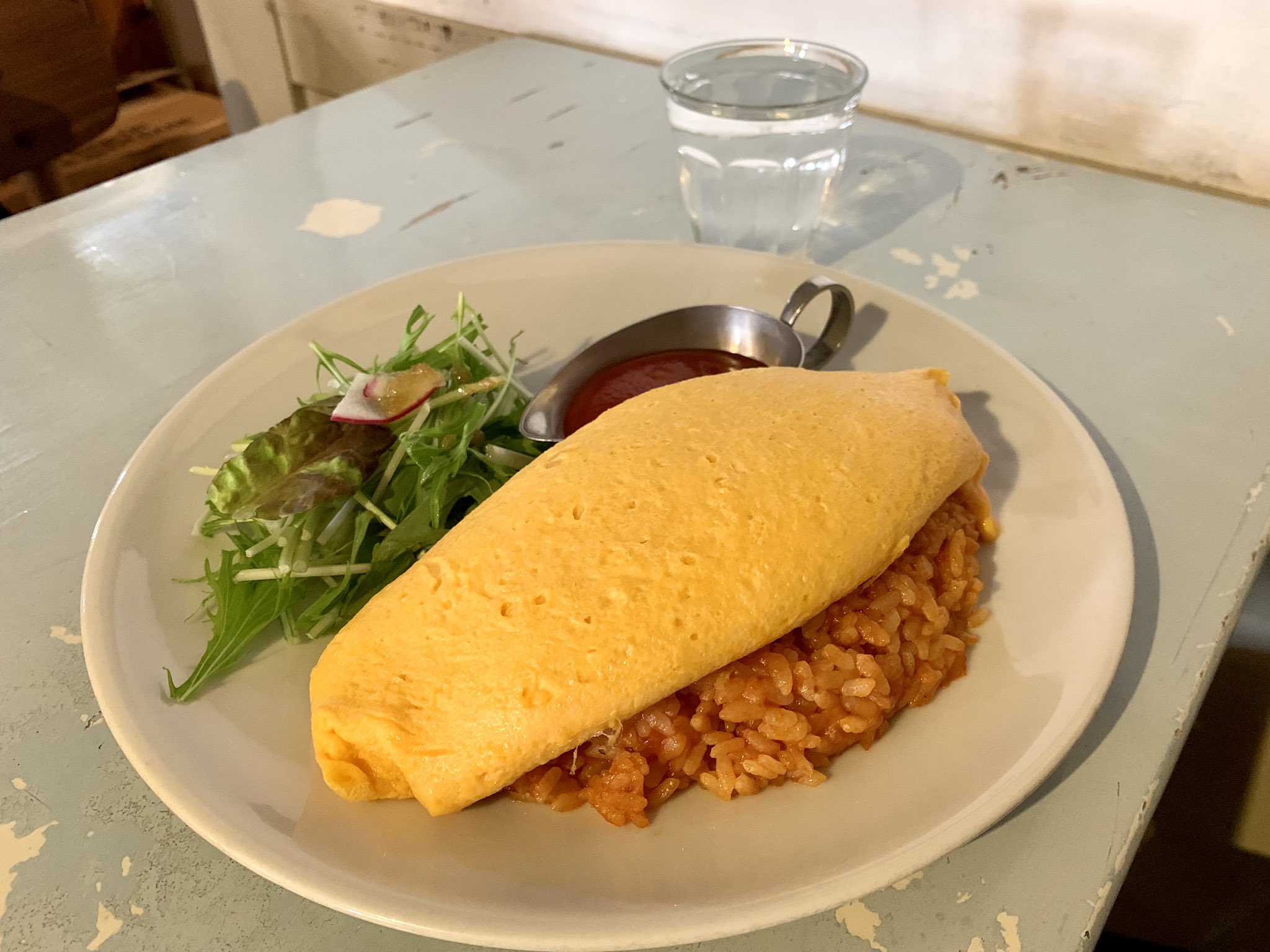 山﨑さん Cafe Uwaito カフェ ウワイト でランチ チーズオムライスとホットカフェラテ 相変わらず美味しい オムライスに可愛いラテアート 今度はプリンも食べたいなぁ いやぁ 何年振りの浦和だろう 何年振りのウワイトだろう