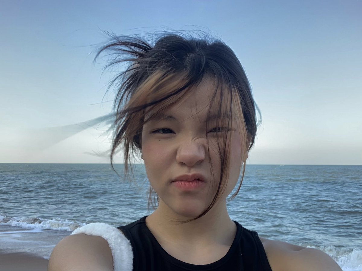 baby blue tweet media