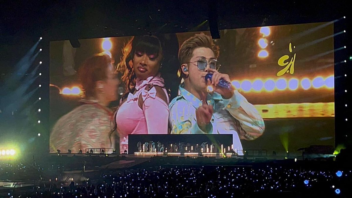 trangme2001's tweet photo. So hot omgggggggg

#PTD_ON_STAGE_LA_D2 @BTS_twt https://t.co/jzY0FOfdbi