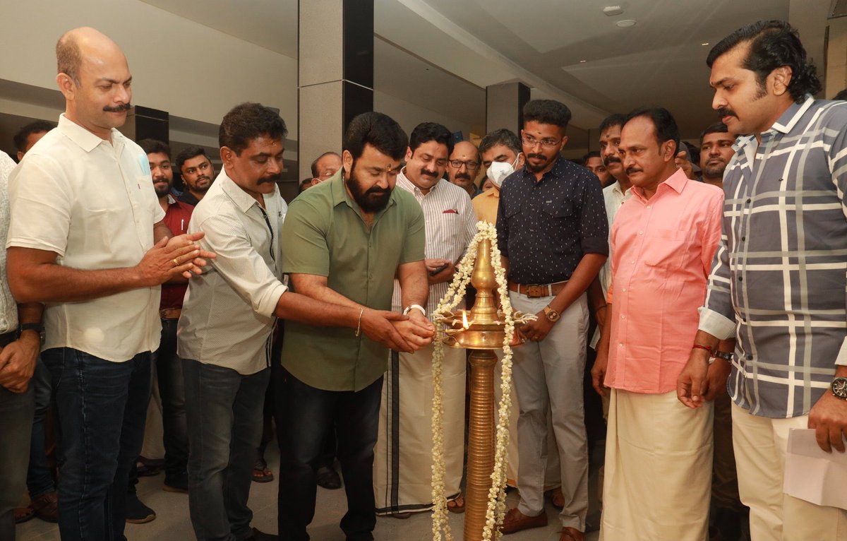 sri50's tweet photo. #MLALCineplexx @Mohanlal &amp; #antonyperumbavoor ‘s new theatre complex opened in #Shoranur https://t.co/ZzxztQ1N76