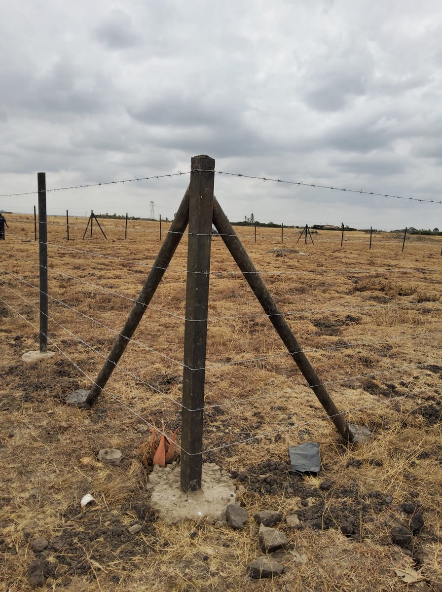 NomaPlastics's tweet photo. The holidays give you a great opportunity to complete your projects this year. Fence off your property with termite proof and rot resistant eco-friendly posts, made from recycled waste plastic. Let's save the environment together. https://t.co/c7gFZGb7Ul
