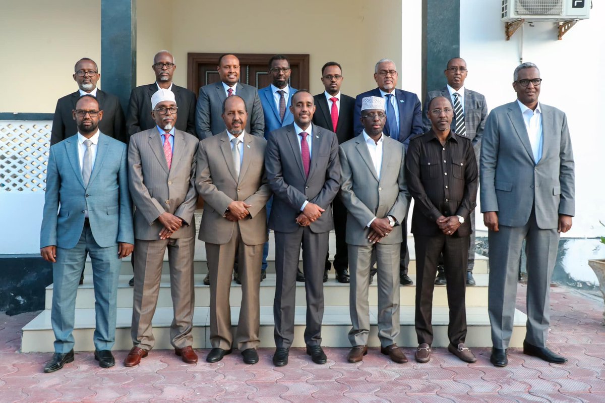 When H.E  <a href="/AAbdishakur/">Abdirahman Abdishakur</a> becomes president of Somali Democratic Republic, I’ll open Big&amp;Tall suit store. You can have the custom 25.5 size  shoes business. Giant needed in the helm I bet he can see drones before anyone else can. One less risk matrix to worry about for pres security