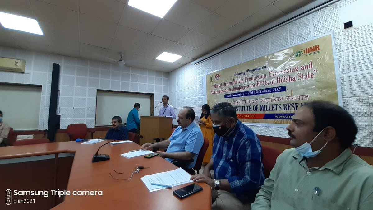 MilletsNews's tweet photo. ICAR-IIMR-Hyderabad has kick started Training program on Market Driven Millets Production, Processing and Value Addition Technologies for FPOs of Odisha State, 29 Nov - 2nd Dec 2021. Which includes field, value additions lab visit, machineries, success story #ICAR #AgriGov #OMM https://t.co/ncg080G3RG