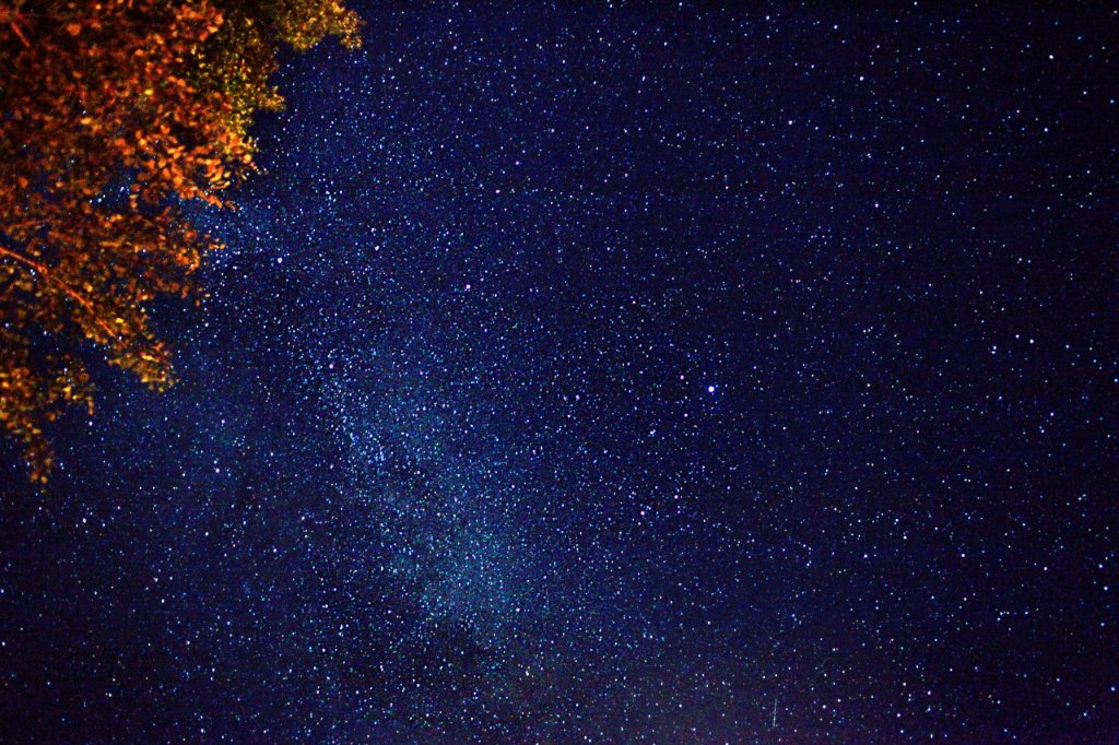 aciernonft's tweet photo. gn friends :) 

Been going through my 10 year photo archive to curate  my first nft collection, releasing soon on OpenSea

Here's one from summer '14 in New Hampshire with my Flickr friends. Even though we were staring at the universe I still felt like we were something bigger https://t.co/54uyNXZgBa