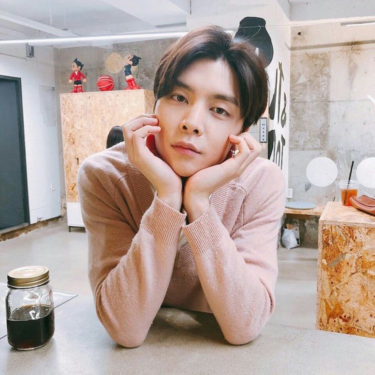 SuhLooks's tweet photo. in the pink 💗
#쟈니 #JOHNNY #NCT127 #NCT https://t.co/HB8YT8PGjN