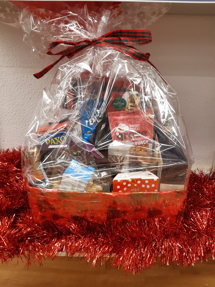 GosforthCruk's tweet photo. #Christmas hamper. Why not pop in and get ur raffle tickets https://t.co/daY5mg60d2