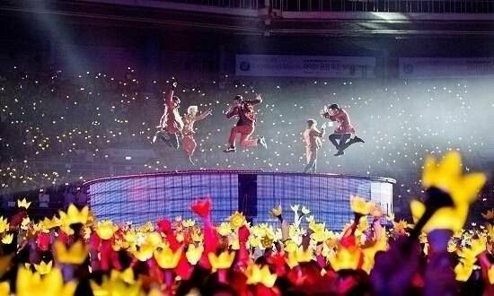 K0e_W0_Kikasete's tweet photo. "We’re not BIGBANG if one of us leaves or gets switched. In any case, five of us became one team..."
-GDRAGON
#BIGBANG @YG_GlobalVIP

#BIGBAN5BESTMOMENTS 
#HistoryCantBeErased 
#BIGBAN5LIVEYOURLIFE https://t.co/dXV7pHSJgI