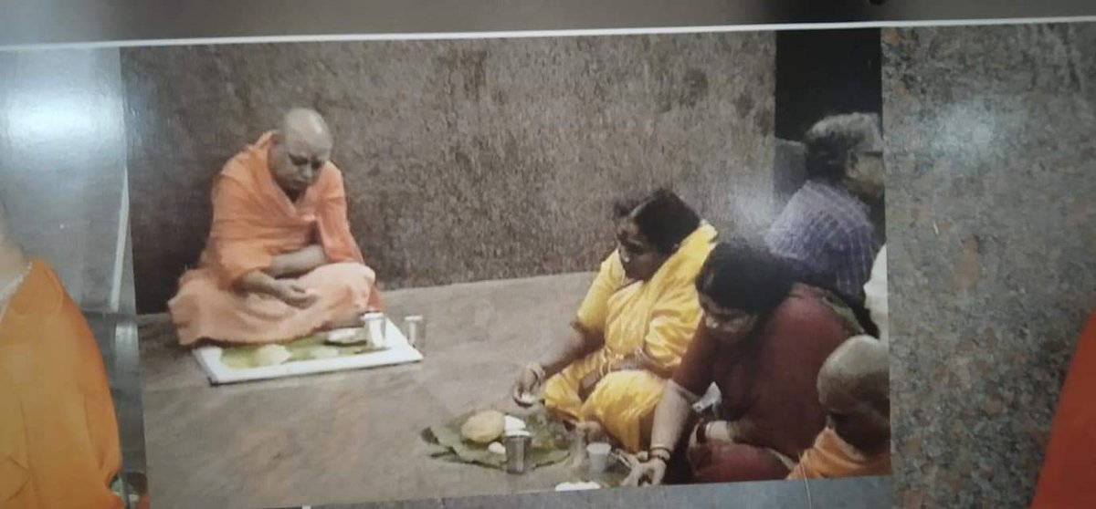 DEEPUVAJRAMUNI's tweet photo. ಹಿಂದು ನಾವೆಲ್ಲ ಒಂದು ಎಂದು ಬೊಗಳೆ ಬಿಡುವ ವೈದಿಕ ಯತಿಗಳೆ ಇದು ನಿಮ್ಮಿದ ಸಾದ್ಯವೆ...? https://t.co/NHjr99VR70
