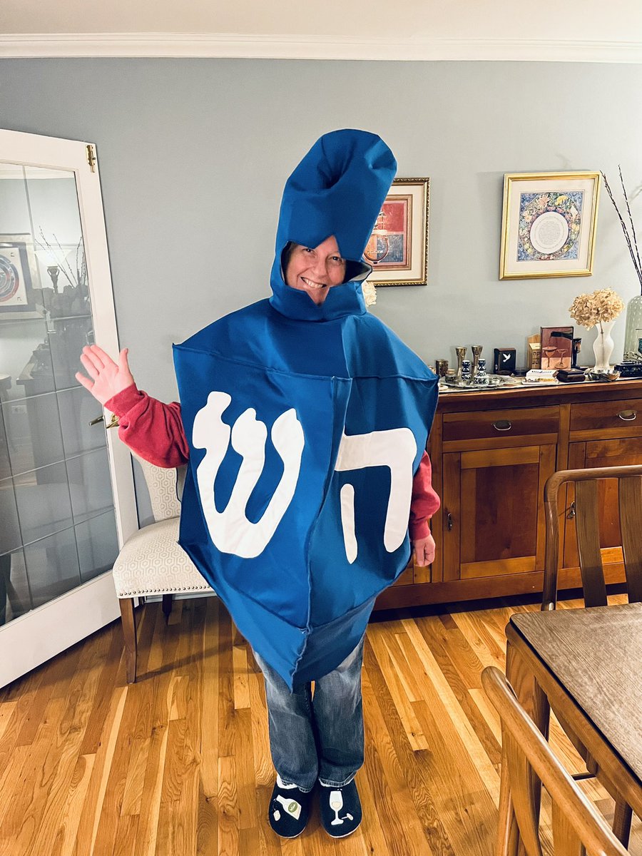 LisaAlterKrule's tweet photo. Yup. I’m a dreidel!
Happy Hanukkah - 1st night https://t.co/L1dvI6sXNb