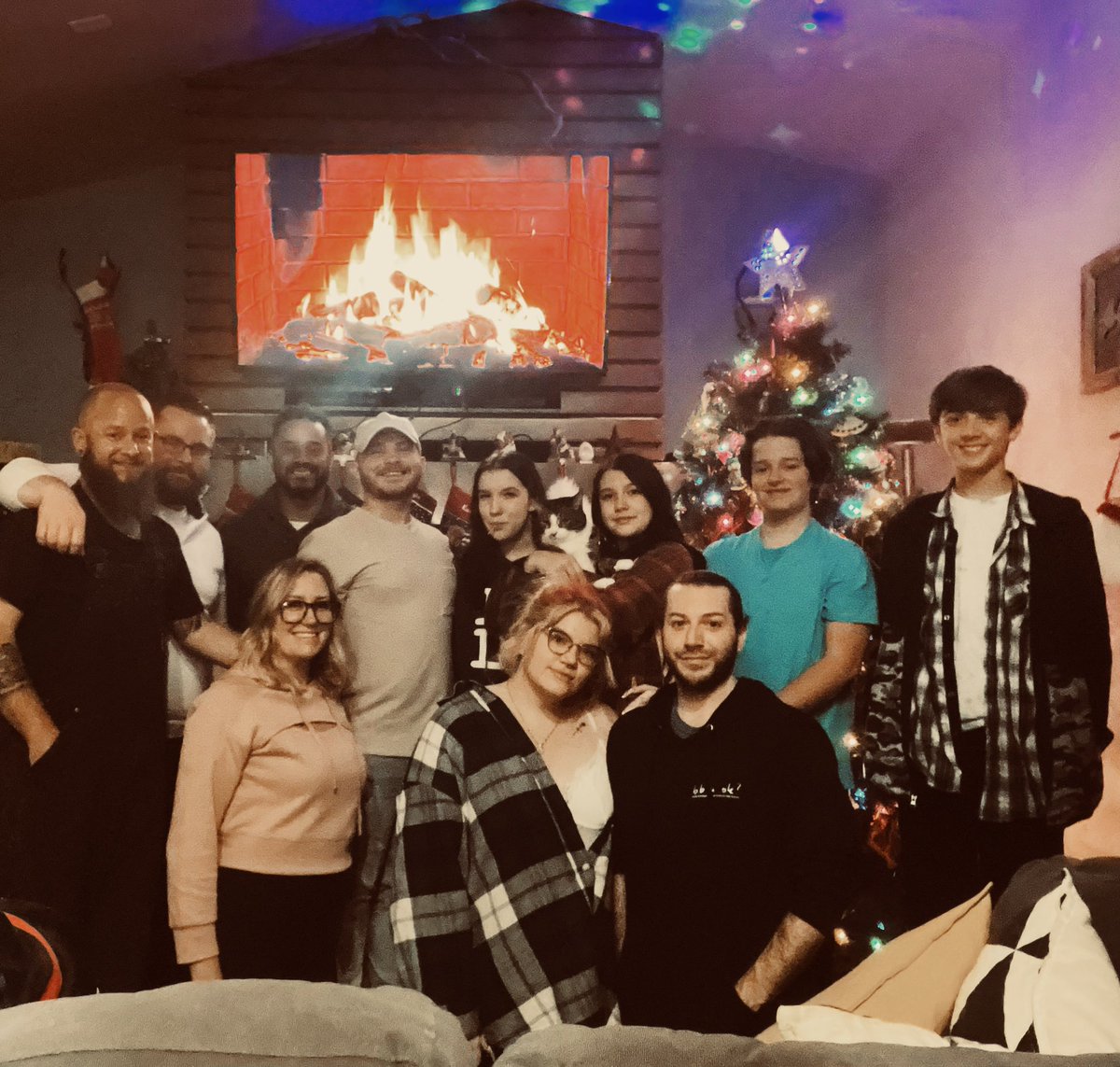 emergencybexit's tweet photo. I’ve never had a better holiday in my life. Forever grateful for my family 💕🙏🏼 https://t.co/Oaay4YMXxk