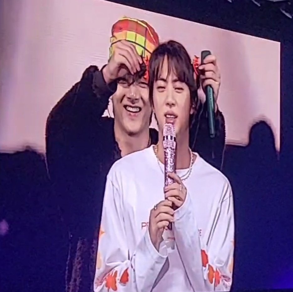 jikoostyle's tweet photo. im shitting tears https://t.co/BZjjObCw5T