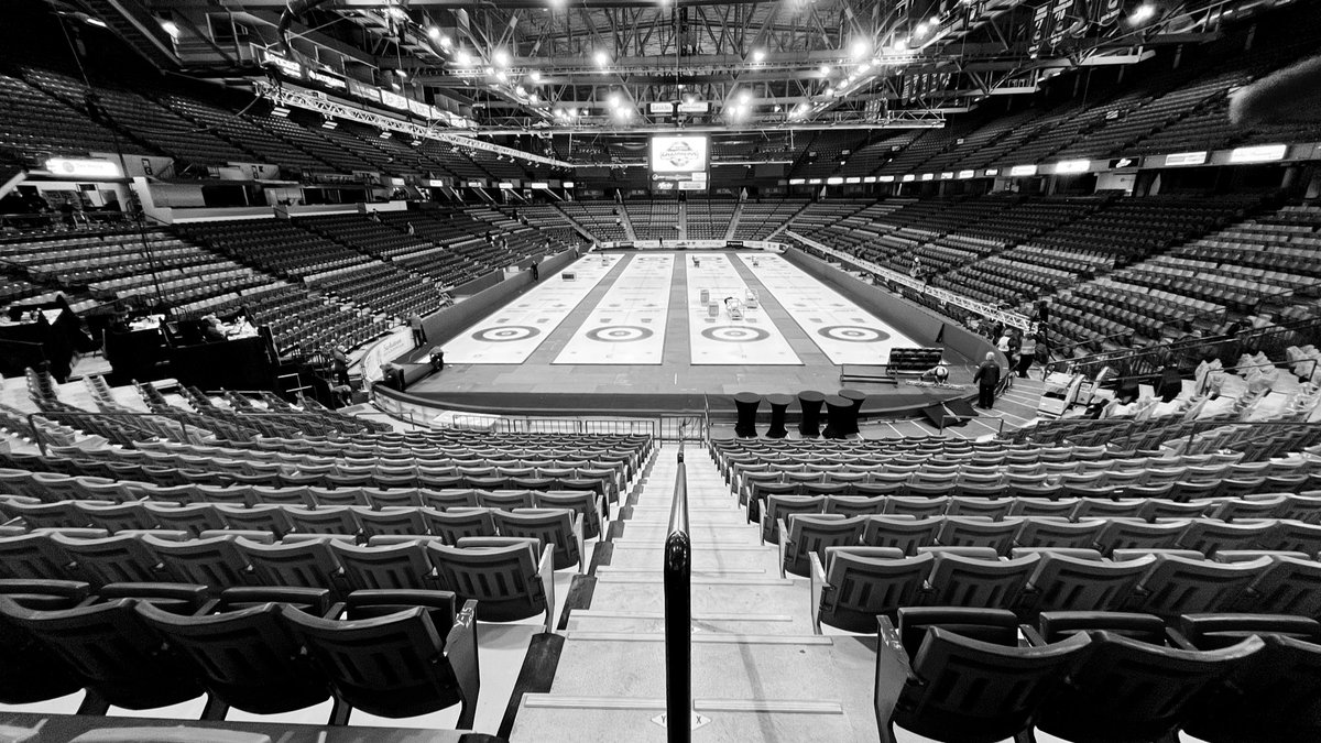 CurlingCanada's tweet photo. Our newest Canadian champs have been crowned and now it’s time to say goodbye from Saskatoon.

Thank you to the athletes, coaches, volunteers, staff, sponsors, @StoonTribalCncl,  @cityofsaskatoon and @SaskTelCtr for an unforgettable event.

1/2 https://t.co/Af7RlwgLKf