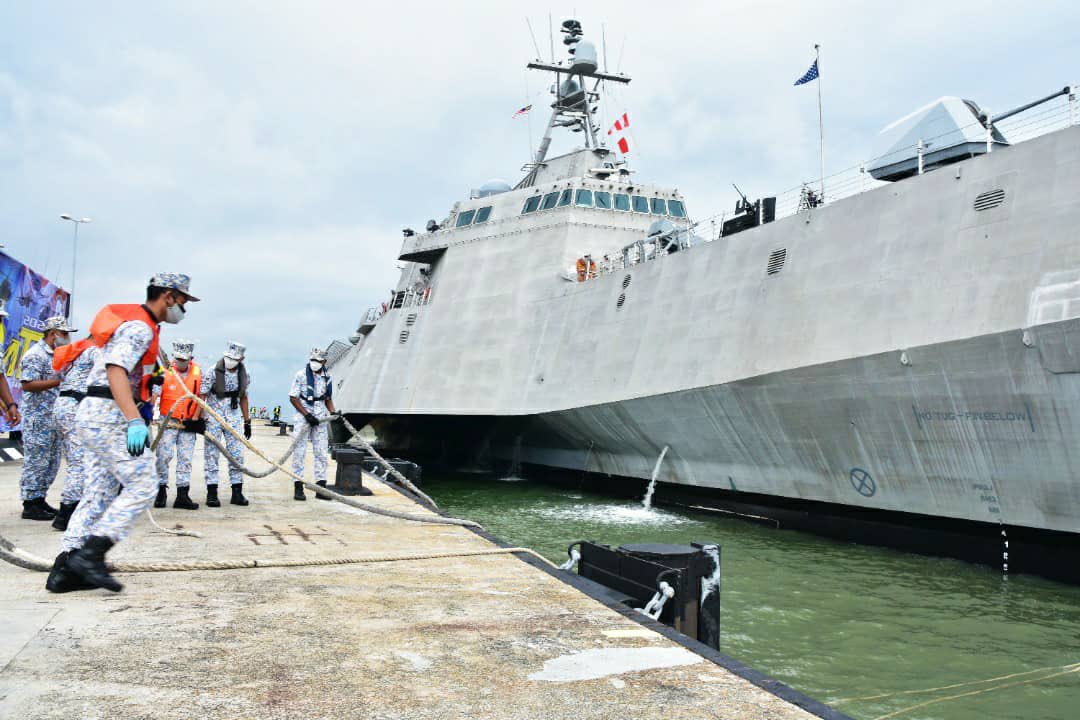 #MTA2021🇲🇾🇺🇸

Welcome @USSTulsa to Lumut Naval Base in conjunction of Maritime Training Activity 2021. Its an honour and pleasure for @tldm_rasmi

@DESRON_7 
@US7thFleet 
@usembassykl 
@fmyeor 
#DefenceDiplomacy