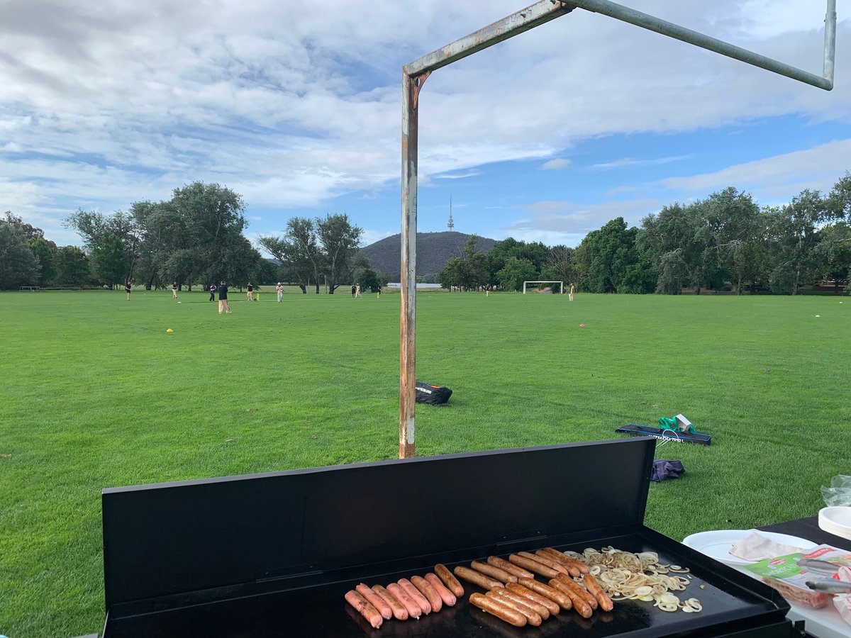 NZAustralia's tweet photo. A few members of our Overarmers #cricket team are due to return to NZ at the end of the year, so we held the ultimate grudge match between our High Commission staff on Sunday - @MFATNZ v @NZDefenceForce. Thanks to @LMSCanberra for hosting the match. Score: https://t.co/VMz8RpLv1a https://t.co/8e06NG35ol