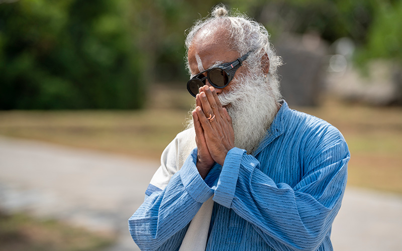 SadhguruJV's tweet photo. No one has a perfect body or a perfect mind. In that sense, all of us are disabled in some way. But beyond the physiological and psychological dimensions, all life is just the same. #SadhguruQuotes https://t.co/7AEKo5BvFJ