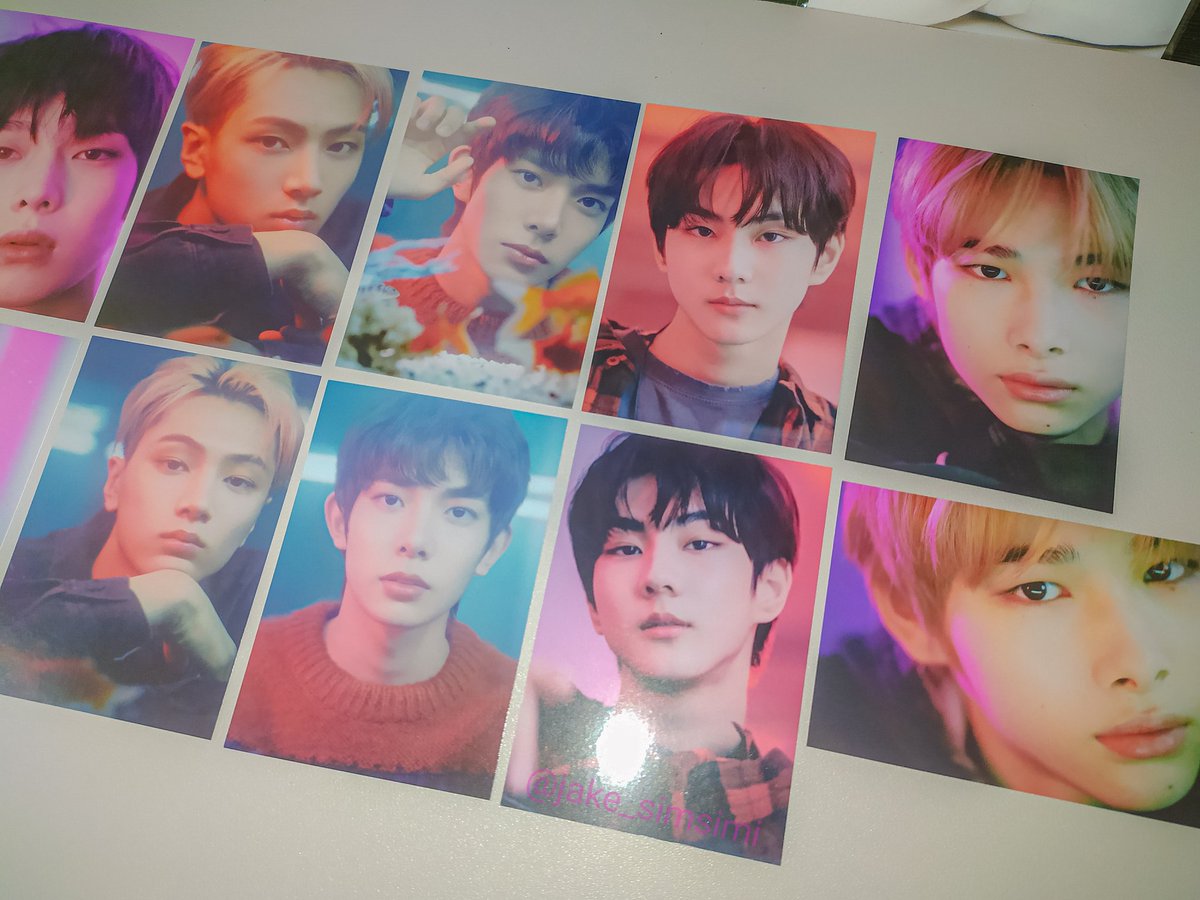 jake_simsimi's tweet photo. My Enhypen Hybe Insight Photocard Set came homee! 🥳 thank you so much @minminskookie sobrang secured ng packaging and ang mabilis dumating!! 🥰❤️ 

#minskfeedbacks https://t.co/j36SGgcC8Y