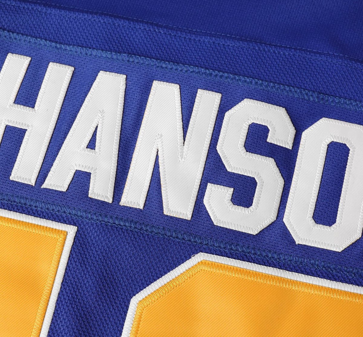 CardiacDrop's tweet photo. ⚡️Hella stoked about one of my Cyber Monday pickups…
Old time hockey… Just like Eddie Shore… I was born in the real Charlestown in Boston so it seemed fitting. One of my fave hockey movies of all time… #Hanson18 🏒 👓👓👓🏒⚡️
@darthbonn @BrettWoodmansee @Hanson_Brothers 👓 https://t.co/Hxm7bu1xgF