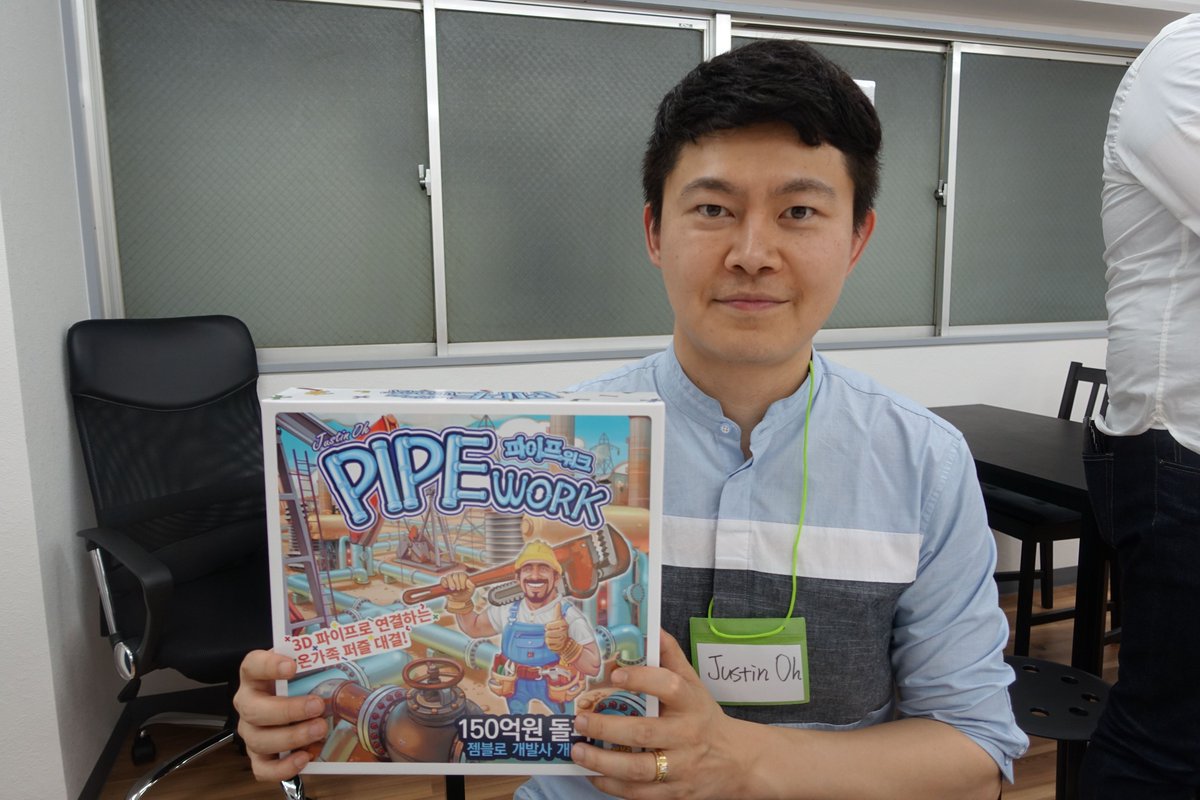 GEMBLO, Justin Oh, Schmidt 2009
Alle Vorzüge, die für BLOKUS gelten, darf auch GEMBLO für sich beanspruchen. Schneller Spielzugang durch die einfachen Regeln, eine überschaubare Spieldauer, die Revancherunden zulässt, durchaus attraktives Spielmaterial.
mit80.de/index.php?/arc…