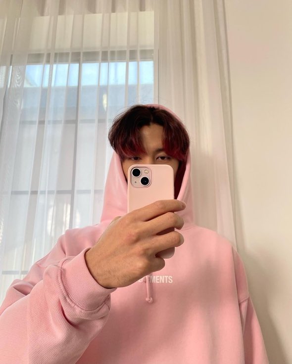 IM BACK JOHFAMS TODAY WE SOFT BUT HIS HANDS-