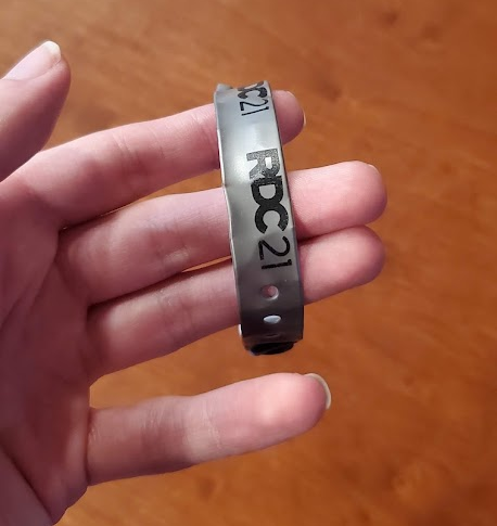 Mr1Vgy's tweet photo. My #RDC2021 bracelet finally tore and fell off, RIP
I managed to keep mine until 11/27 https://t.co/cFfmyLZbcD