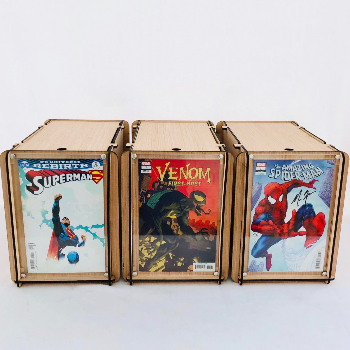 MuttiDahl's tweet image. Really love this, from the Etsy shop RomanyHouse. etsy.me/316BSFa #etsy #comicbooks #shortbox #comicorganizer #brothergift #dadgift #boyfriendgift #comicbookstorage #comicbookbox #christmasgift