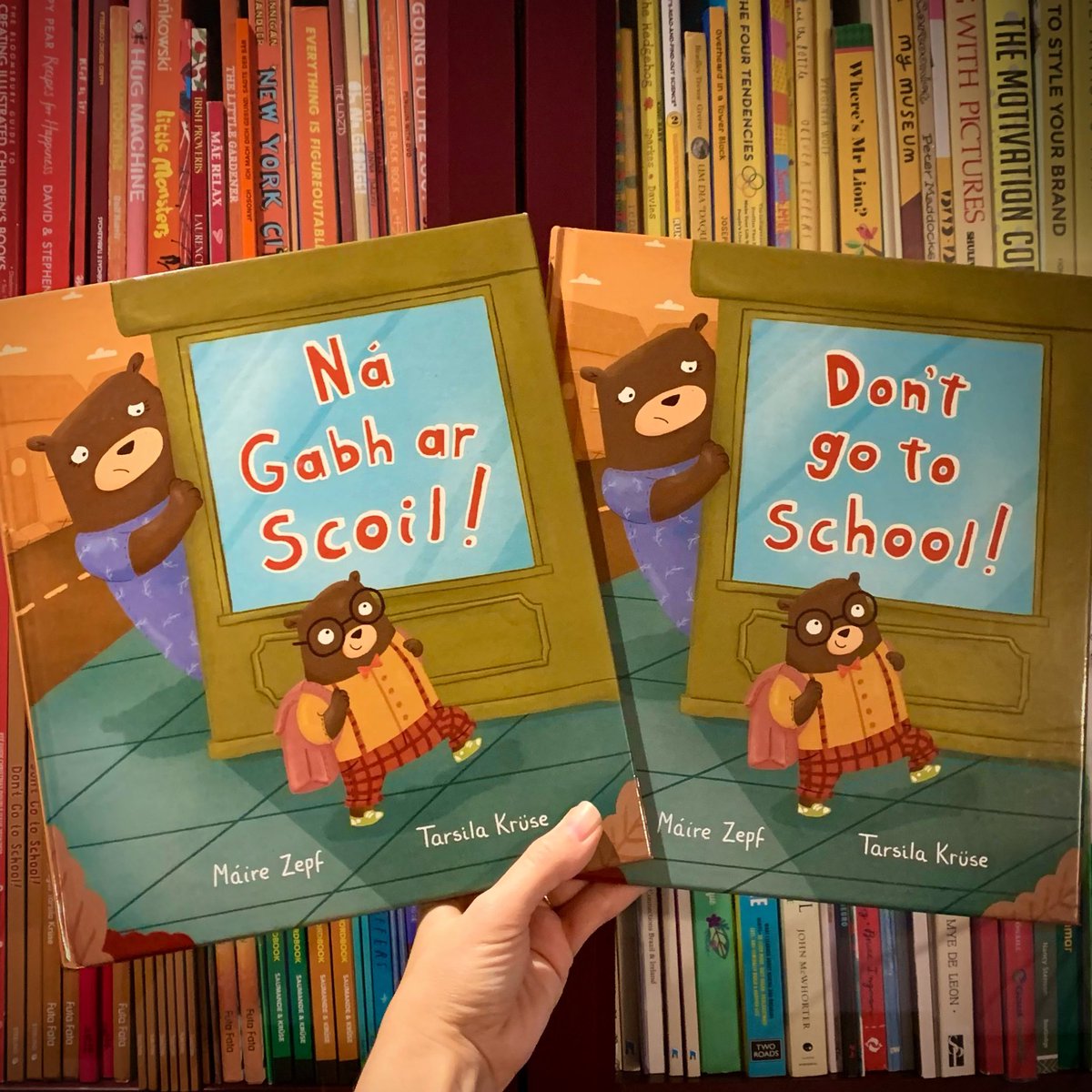 🎉 Ná Gabh ar Scoil! turns 6! Illustrated by me, written by Máire Zepf & published by Futa Fata and translated into 6 different languages (how fitting!), it is perfect for young readers who will start crèche / school and a funny and sweet bedtime story. #BuyIrish #LeabharGaeilge