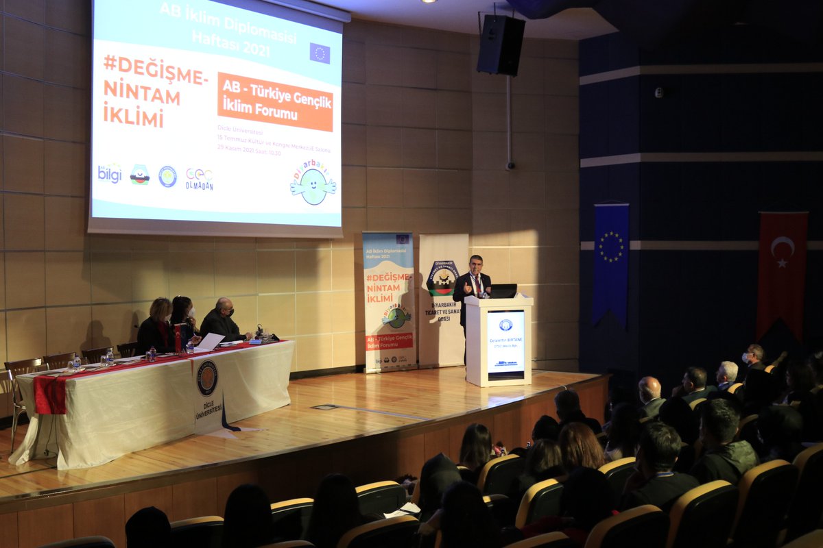 DiyarTSO's tweet photo. DTSO AB Bilgi Merkezi ve Dicle Üniversitesi ortaklığıyla,  AB İklim Diplomasisi Haftası çerçevesinde "AB - Türkiye Gençlik İklim Forumu" düzenlendi. Foruma DTSO Meclis Başkanı Celalettin Birtane, YK Başkanı @kayadb, D.Ü Rektörü Mehmet Karakoç, Akademisyenler ve öğrenciler katıldı https://t.co/ByAZr9aQVt