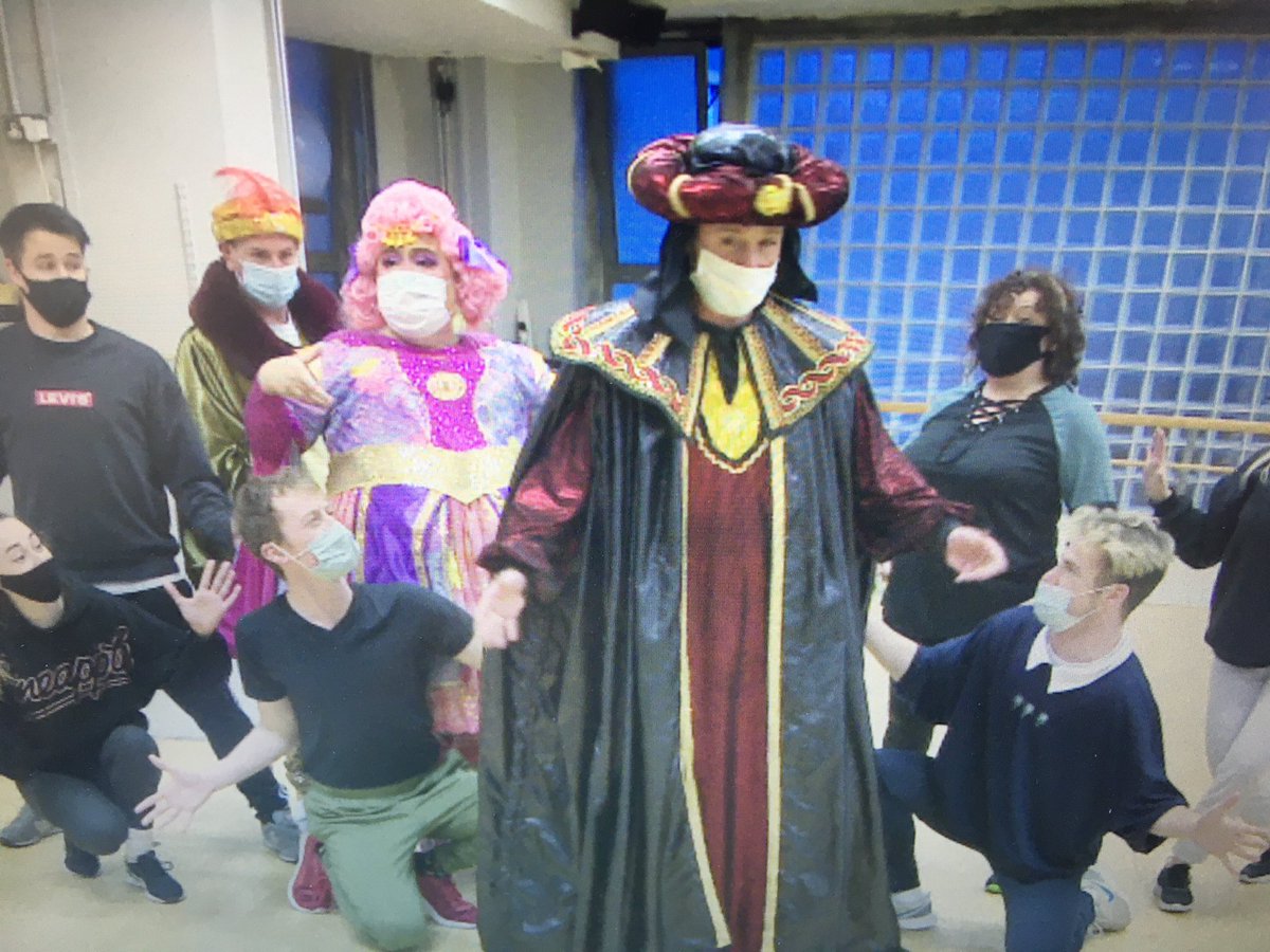 PaulByrne_1's tweet photo. Venues prepare for panto season. See @VirginMediaNews @12.30 @CorkOperaHouse &amp; @EverymanCork https://t.co/D4a8EpoW2H